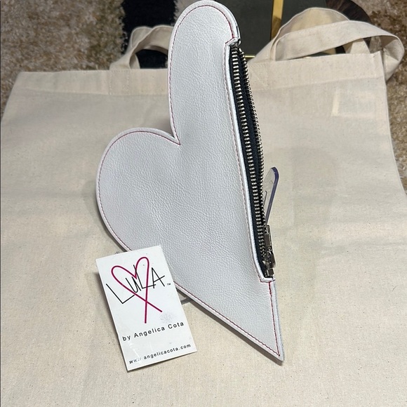 LuLA by Angelica Cota I HEART LuLA White Italian Lamb Leather Heart Clutch NWT - Picture 9 of 9